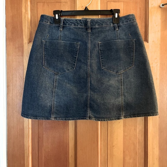 Women's Mossimo Supply Co. Denim Mini Skirt Size 14 - Picture 2 of 9